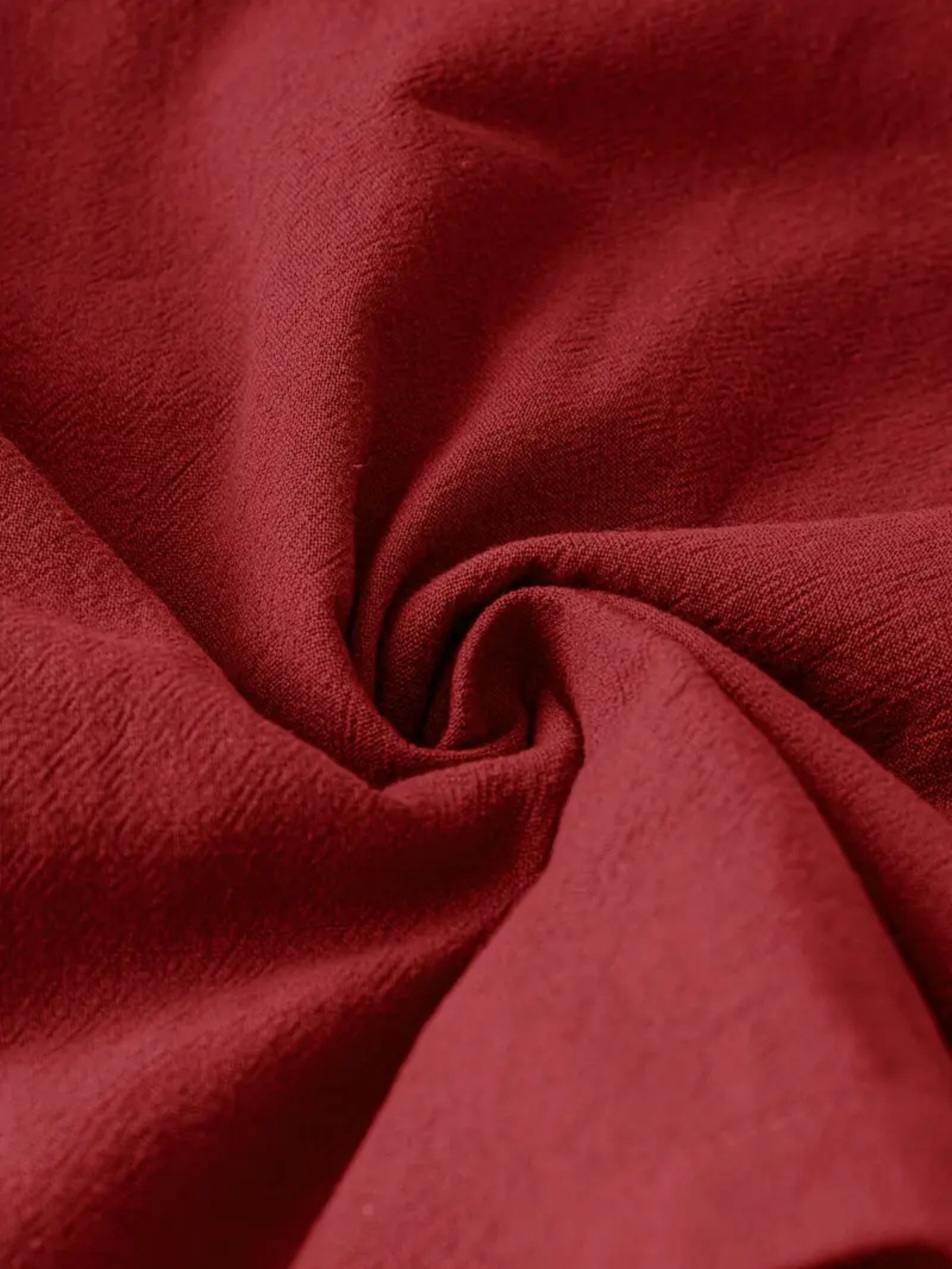 Rochie Roșie Lejeră cu Fermoar Frontal și Buzunare cu Nasturi – Material Texturat Ideal pentru Ținute Casual